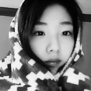 Sticker from Bw Yeojin @loonahellp