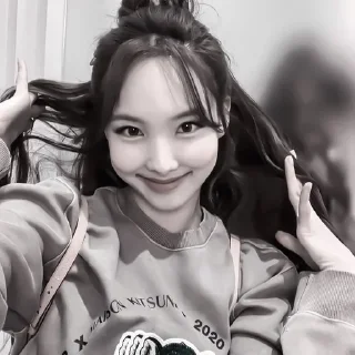 Sticker from ::[☺️]::Nayeon @falsenotes