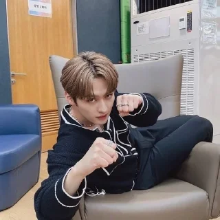 Sticker from -ˏˋ stray kids(스트레이키즈) ˎˊ-