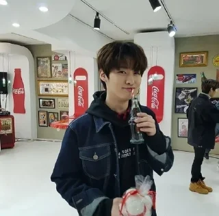 Sticker from -ˏˋ stray kids(스트레이키즈) ˎˊ-