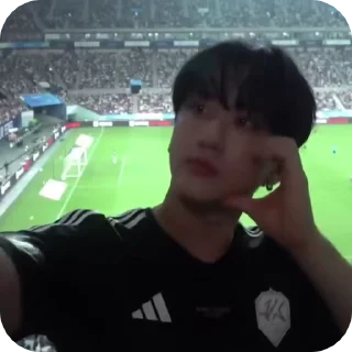 Sticker from Changbin @mum_yuqi00
