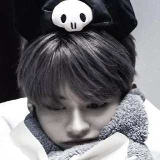 🔮 emoji ^.%Minho,^> by @garferldnikhelpik Telegram sticker 2 of 43