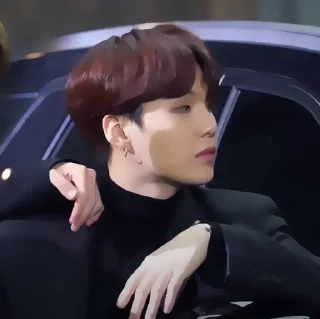 Sticker from :;yoongi;: @akiyihelp