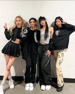🥲 emoji Blackpink Telegram sticker 13 of 19