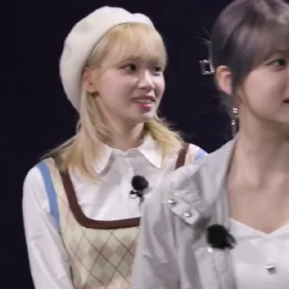 Sticker from @OriginalChaewon