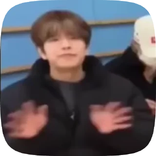 Sticker from seungmin gifs🙇🏻‍♀️