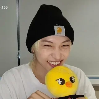 Sticker from Skz and (g)i-dle