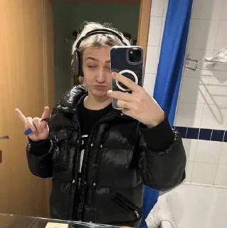 😏 emoji шайни ловер Telegram sticker 2 of 86