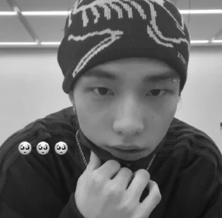 😍 emoji HYUNJIN BY - @hyungHYU by @offstikbot Telegram sticker 15 of 25