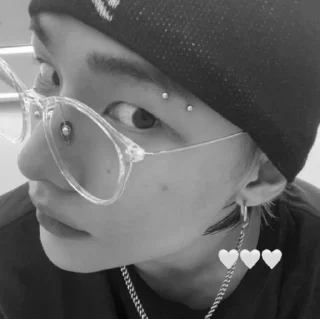 Sticker from HYUNJIN BY - @hyungHYU by @offstikbot