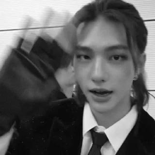 Sticker from hyunjin by 마리 for bitchesracha ❣️