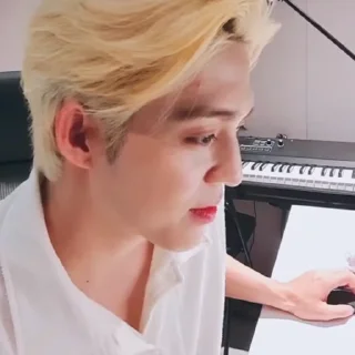 🤩 emoji Seungcheol @HBXHUS @TgEmodziBot Telegram sticker 20 of 25