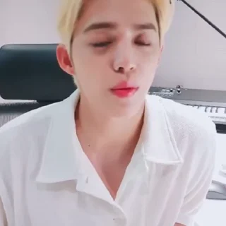 🤩 emoji Seungcheol @HBXHUS @TgEmodziBot Telegram sticker 24 of 25
