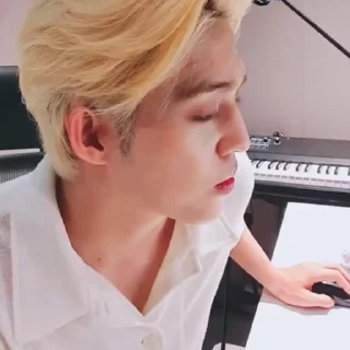 🤩 emoji Seungcheol @HBXHUS @TgEmodziBot Telegram sticker 10 of 25