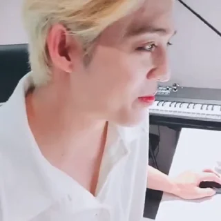 🤩 emoji Seungcheol @HBXHUS @TgEmodziBot Telegram sticker 12 of 25