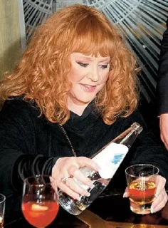 🥃 emoji Алла Пу(хач)ёва от @gavmushevgenius Telegram sticker 7 of 33