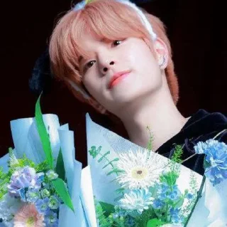 ❤️ emoji Seungmin in the building Telegram sticker 8 of 38