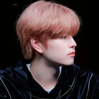 😒 emoji Seungmin in the building Telegram sticker 5 of 38