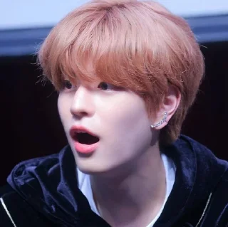 🤯 emoji Seungmin in the building Telegram sticker 2 of 38