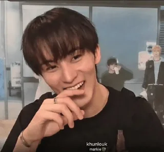 🤭 emoji Why r u spreading Telegram sticker 17 of 120
