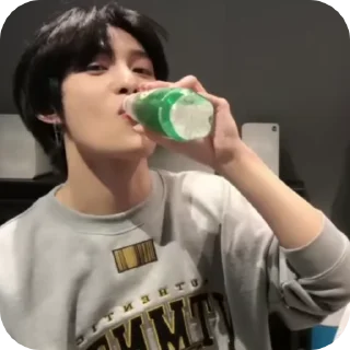 Sticker from YANGYANG @hyqwk