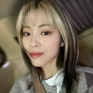 😌 emoji >>ryujin``𝐡𝐞𝐥𝐩 𝐟𝐫 𝐜𝐨𝐝𝐞`` Telegram sticker 19 of 22