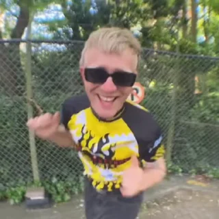 😀 emoji Ест клей 🧅🇳🇱 Telegram sticker 8 of 78