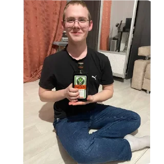 Sticker from Dirty Vegas пьёт пиво