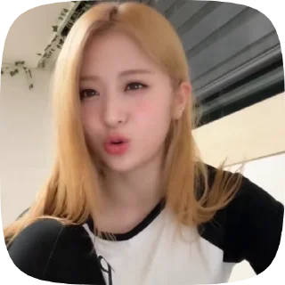 Sticker from юнджин @mijiajs @yunjijiarchive