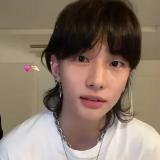Sticker from @riahwanglee hyunjin live2