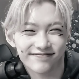 Sticker from 𖥻 felix : 📷 : @lumicore_present