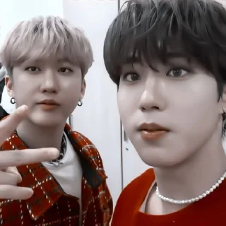 Sticker from 𖥻 binsung : 💒 : @lumicore_present