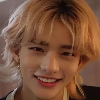 🌟 emoji Hyunjin @idol_wallpaper_krisqz Telegram sticker 5 of 26