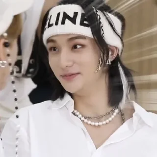 🌟 emoji Hyunjin @idol_wallpaper_krisqz Telegram sticker 18 of 26