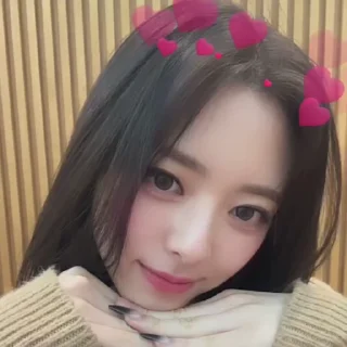 😇 emoji 𝑌𝑈𝑁𝐴 @helpbyjennie Telegram sticker 13 of 29