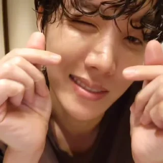 🎧 emoji @kpop_things_bot хосок 💘💘 ➡️ @Ctikerubot Telegram sticker 18 of 20