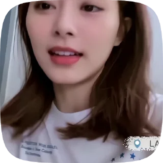 🍓 emoji @kpop_things_bot цзыюй 💋🌷🎀 ➡️ @Ctikerubot Telegram sticker 16 of 17