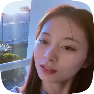 🍓 emoji @kpop_things_bot цзыюй 💋🌷🎀 ➡️ @Ctikerubot Telegram sticker 11 of 17