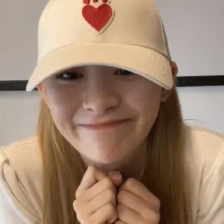 🙇‍♀️ emoji ✿⁠⋌Seeun Stayc⋋⁠✿ ⁠ Telegram sticker 11 of 26