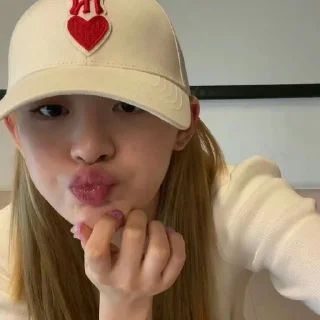 🙇‍♀️ emoji ✿⁠⋌Seeun Stayc⋋⁠✿ ⁠ Telegram sticker 14 of 26