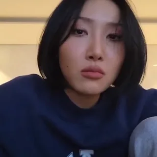 📕 emoji hwasa fr @stikhoss Telegram sticker 9 of 30
