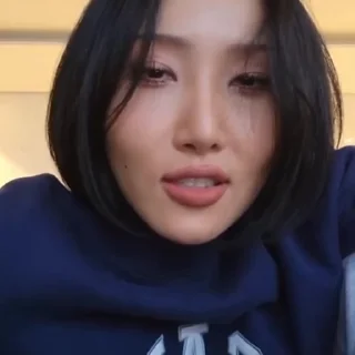 📕 emoji hwasa fr @stikhoss Telegram sticker 5 of 30