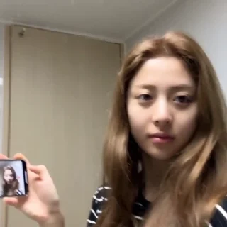 Sticker from yunjin fr @stikhoss