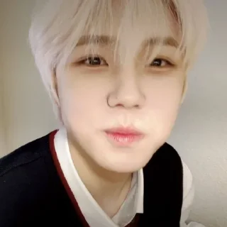 Sticker from seongminni~eee