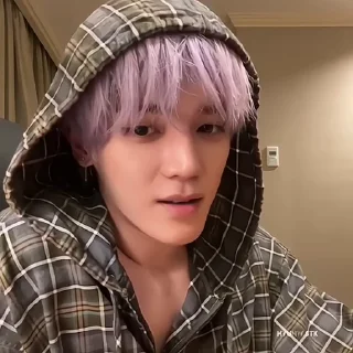 👨‍🍼 emoji Taeyong ⤷ @nctmisfitstk Telegram sticker 10 of 50