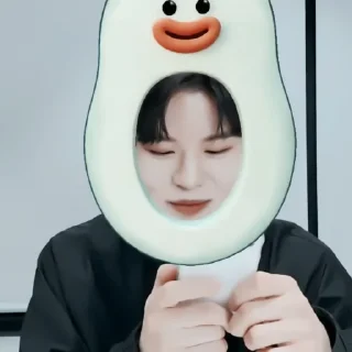 Sticker from :; 𝗌𝖾𝗎𝗇𝗀𝗆𝗂𝗇 @xiroe