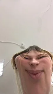 🥴 emoji суетные девчонки Telegram sticker 12 of 52