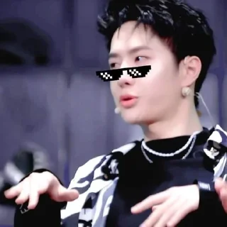 Sticker from Wang Yibo 💚