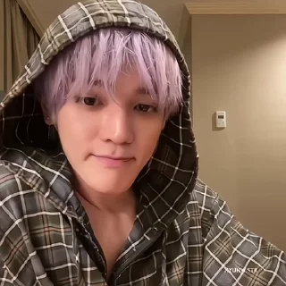 👨‍🍼 emoji Taeyong ⤷ @nctmisfitstk Telegram sticker 6 of 50