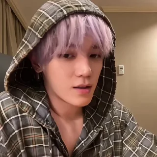 👨‍🍼 emoji Taeyong ⤷ @nctmisfitstk Telegram sticker 11 of 50